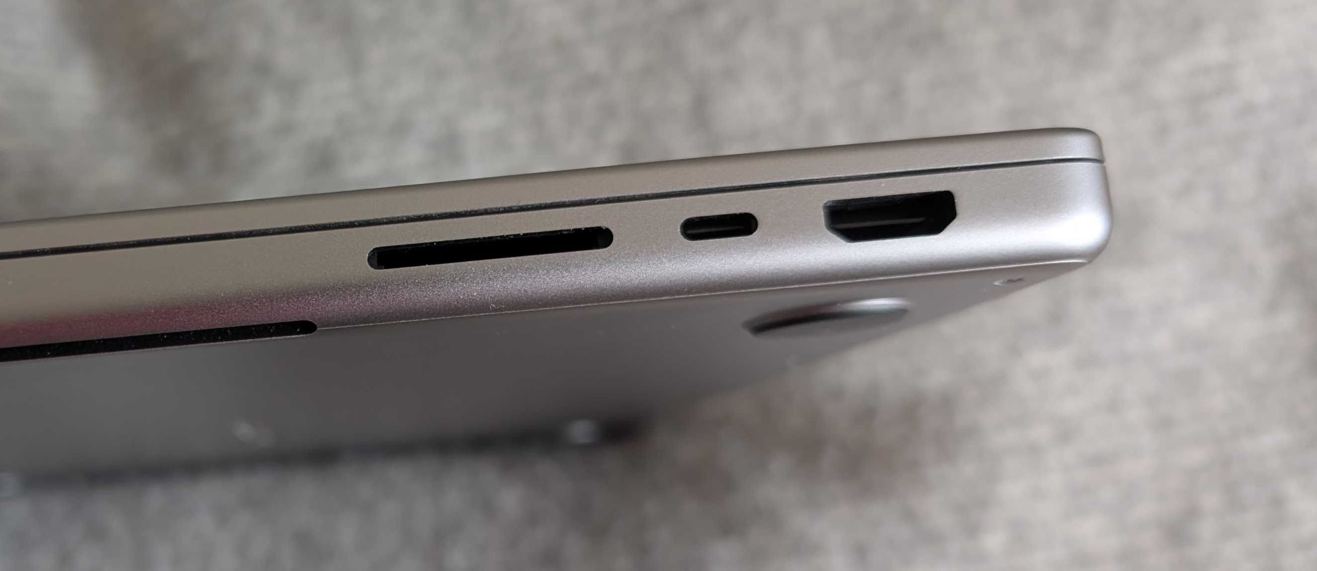 Macbook M2 Pro 14'' 16GB 1TB kupiony 6.2024