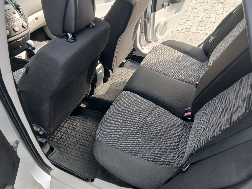 Kia side automatic