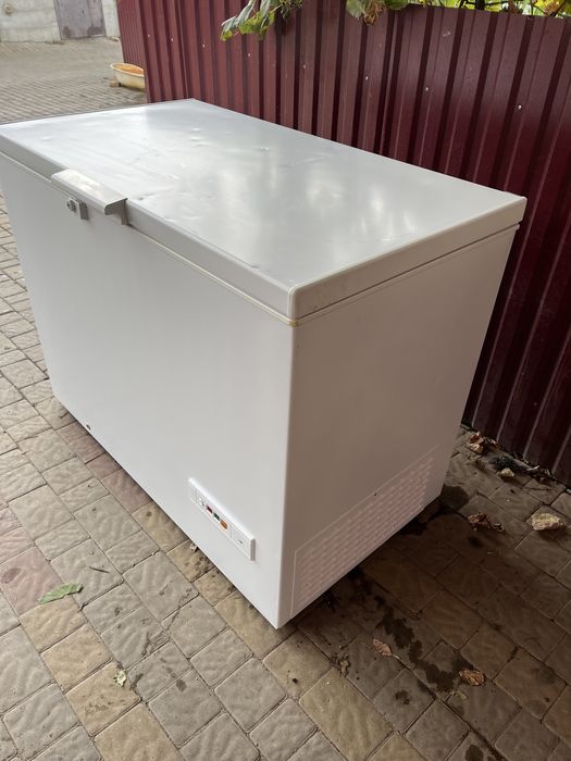 Морозильна камера Bauknecht SF23870 на 240 літрів Морольний ларь