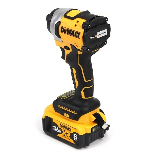 Аккумуляторный гайковерт DeWalt DCF922D2T (36V, 5AH).