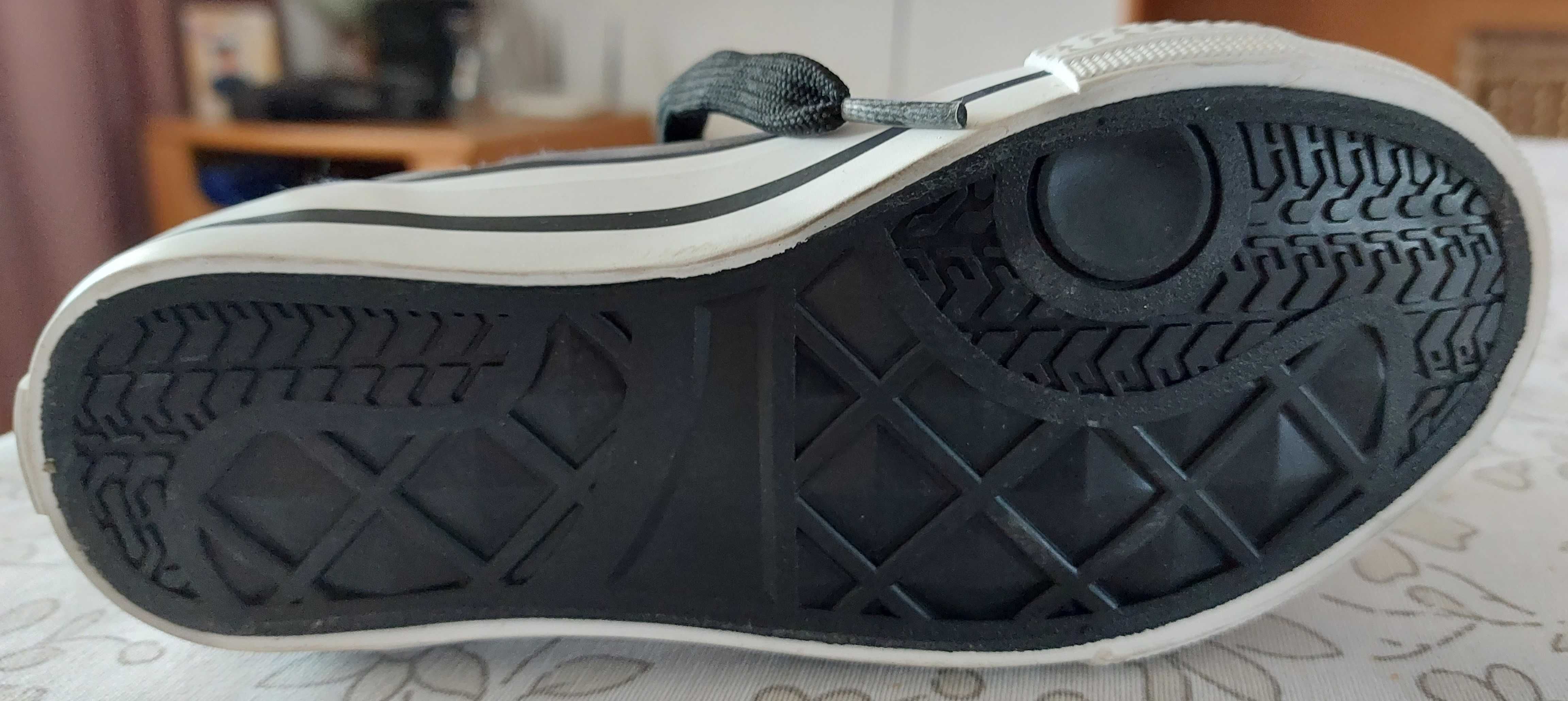 Buty NOWE dla chłopca w roz. 30 marki Lupilu ze skóry ekologicznej