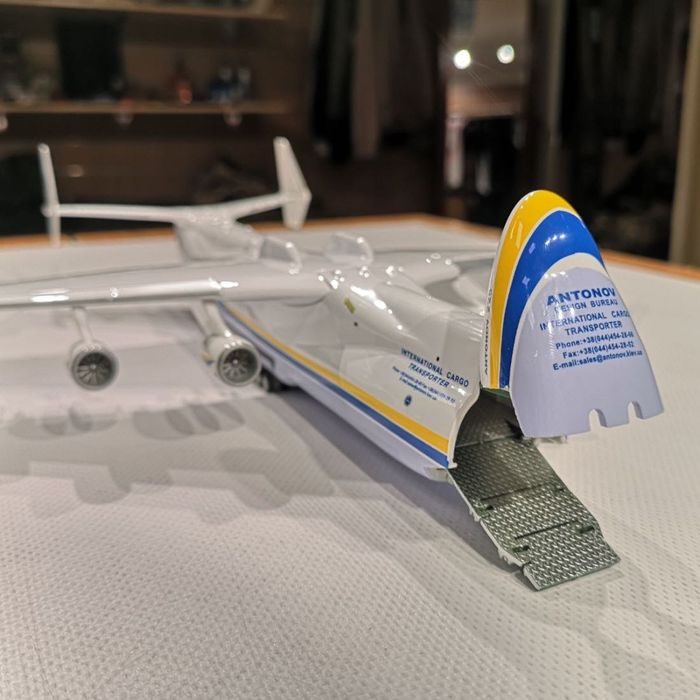 Деталізована модель літака гіганта Мрія Ан - 225,масштаб 1:200