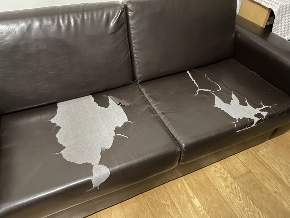 Sofa usado , com marcas de uso no acento