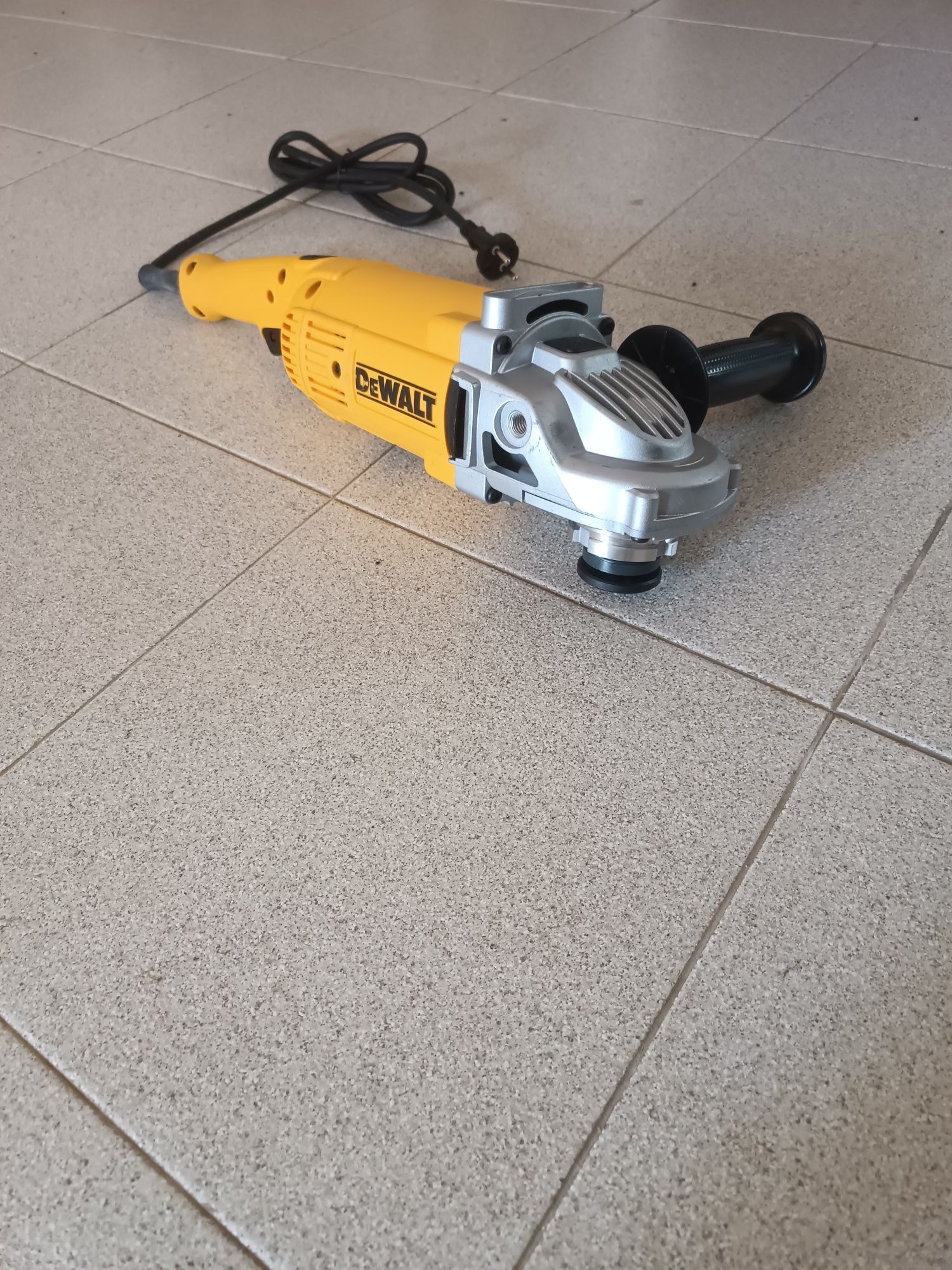 Rebarbadora Dewalt