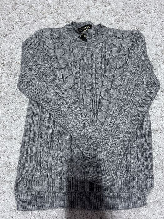 Новий светр жіночій