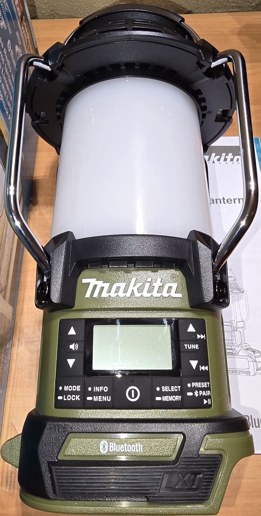 Makita DMR056 ліхтар + Bluetooth MP3 та радіо, конектор оригінал з Анг