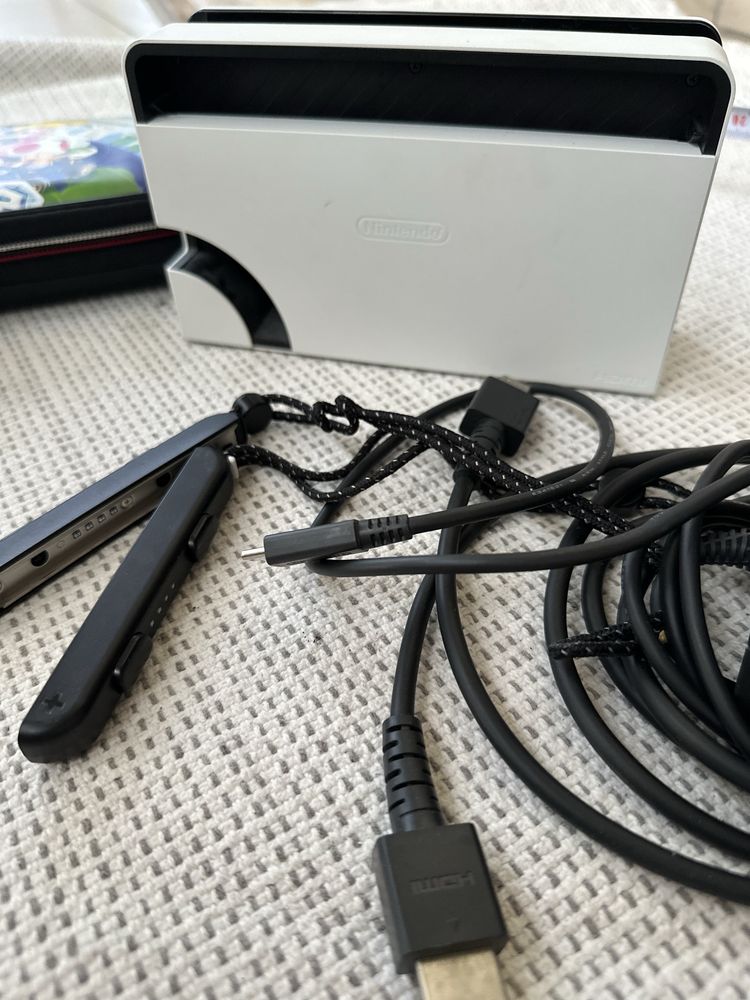 Nintendo Switch Oled ekran 64 GB pamięci z pomrowcem gratis