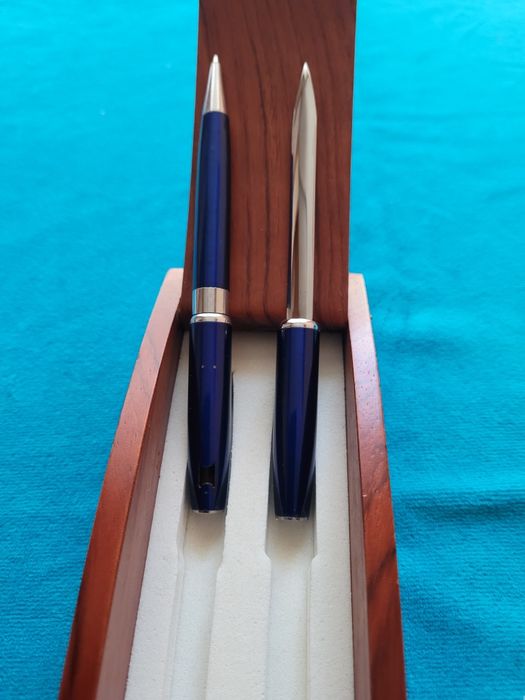 Набір оригінальний виготовлений з дерева