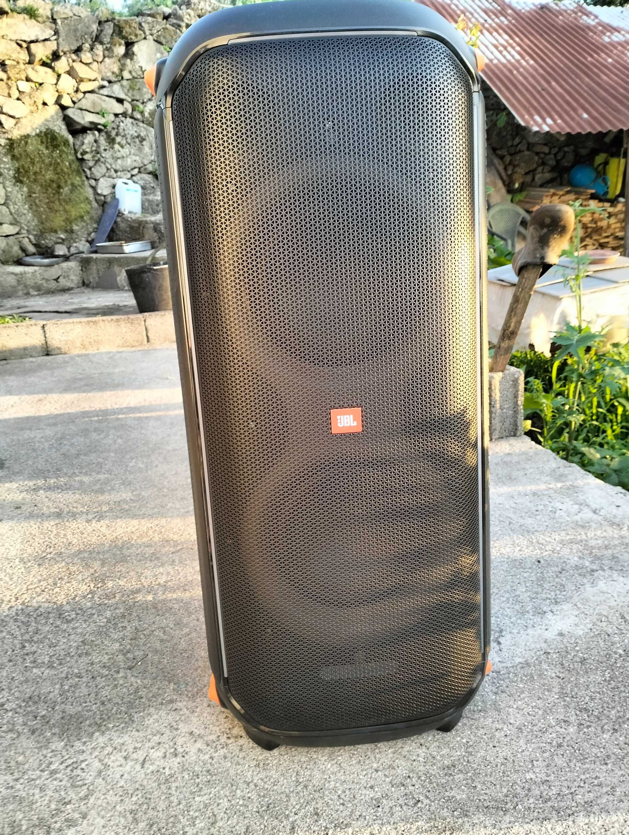 jBL party box 710