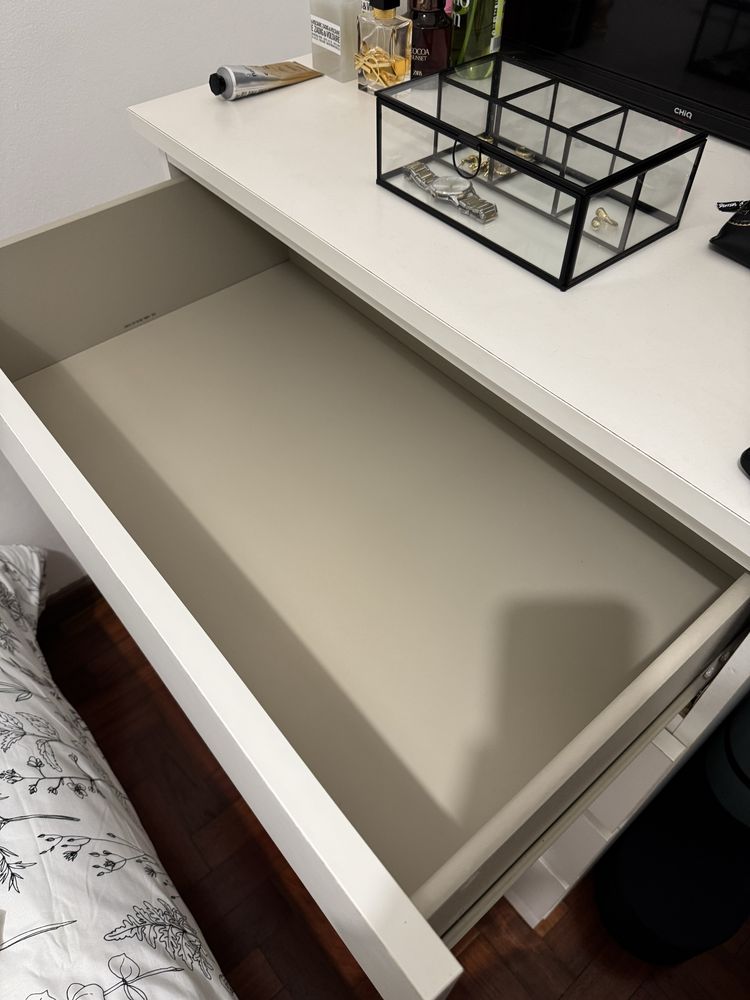 Cómoda Malm 4 gavetas Ikea