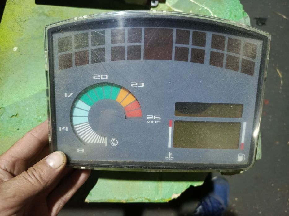 Licznik Valeo do Renault Ares 550/540
