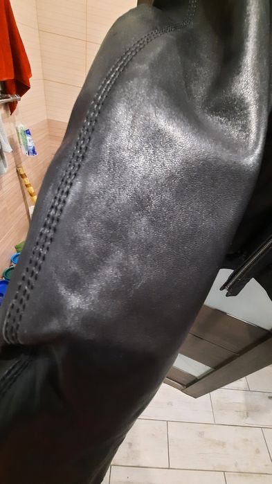 Шкіряна чоловіча куртка