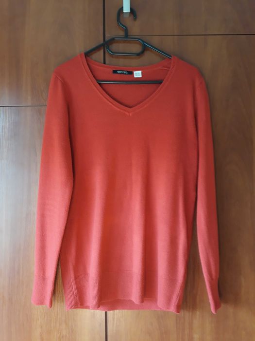 Sweter damski w kolorze czerwonym