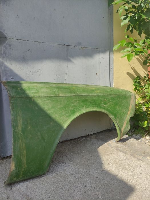 Продам крило Москвич