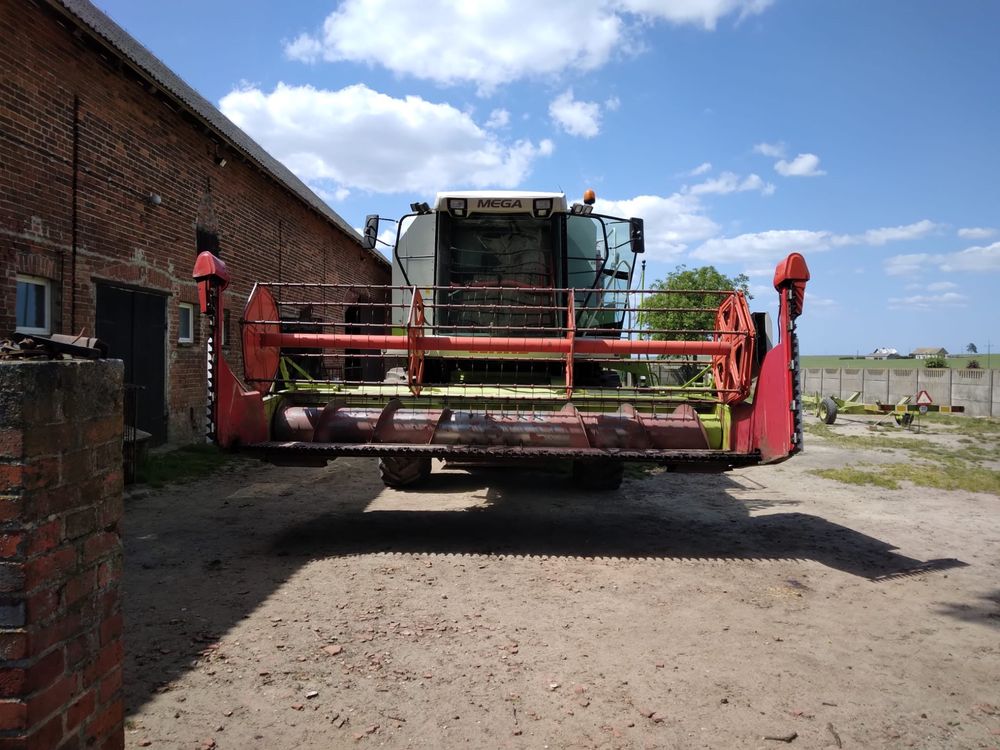 Kombajn Claas Mega 350
