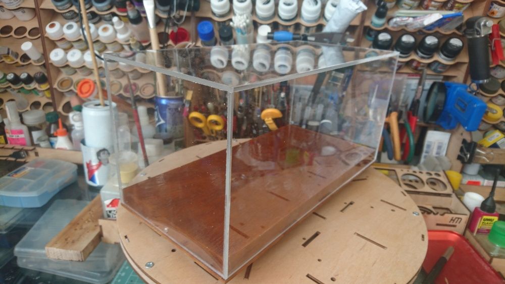 Сборная модель - Бокс для моделей DISPLAY НМ 300Х150Х150, 1/35,1/32