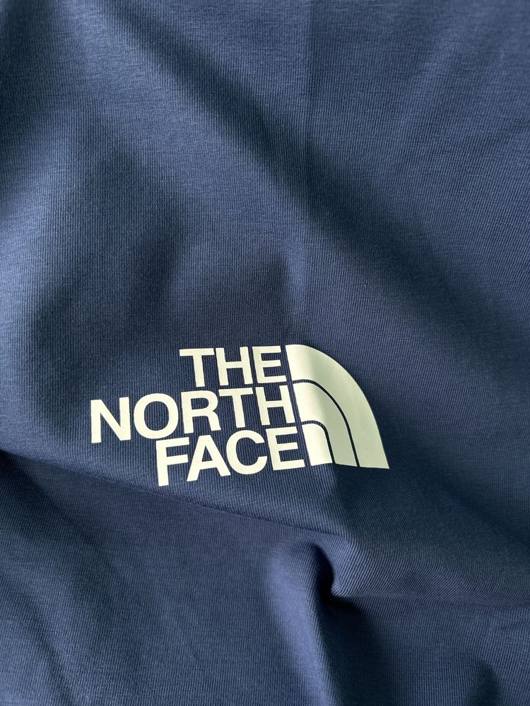 Футболка The North Face