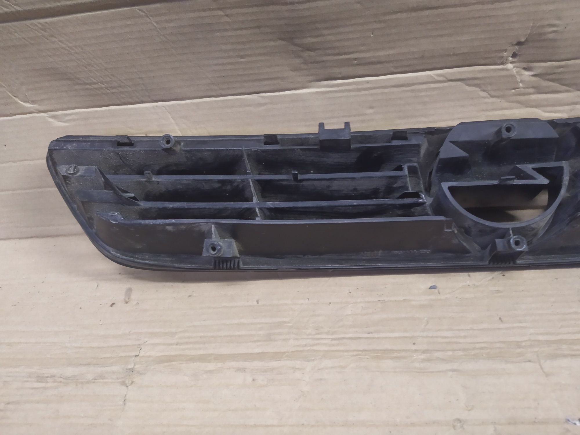 Opel Astra II 2 G grill atrapa kratka zderzaka przód przednia