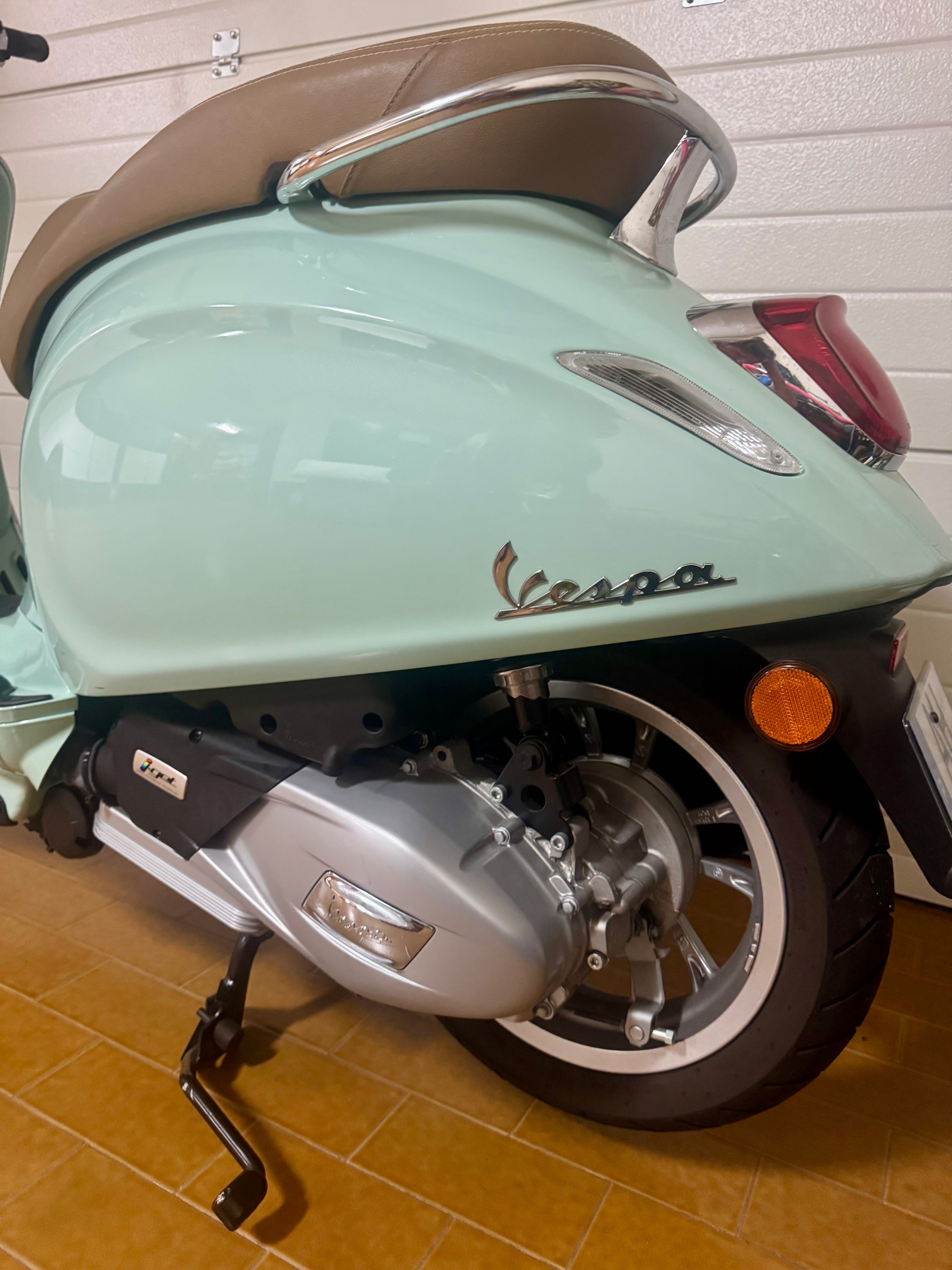 Vespa Primavera 125cc 2021 – Só 246 km