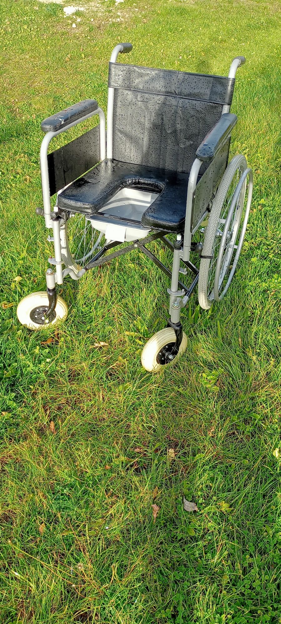 Sprzedam 2 wózki  inwalidzkie