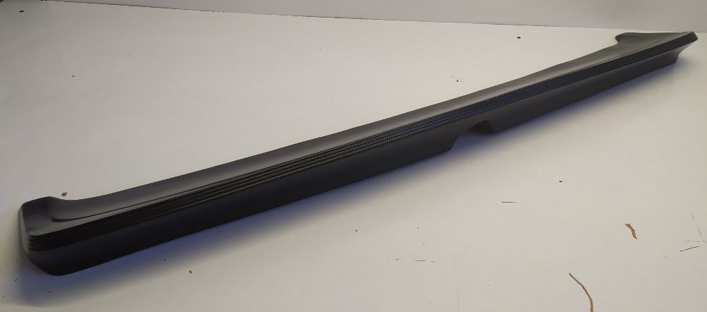 BMW E28 Spoiler Spojler na klape M5