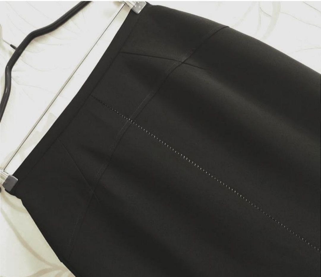 Чорна спідниця олівець  MaxMara studio