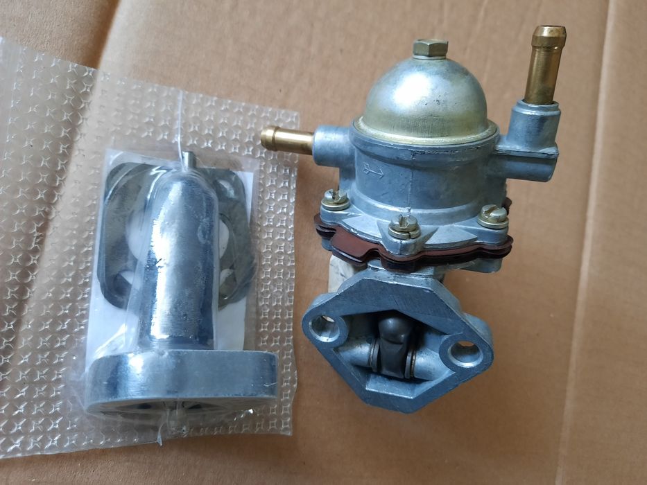 Бензо Насос +Бекалітова Прокладка з штоком ВАЗ  2101 - 2107, НИВА