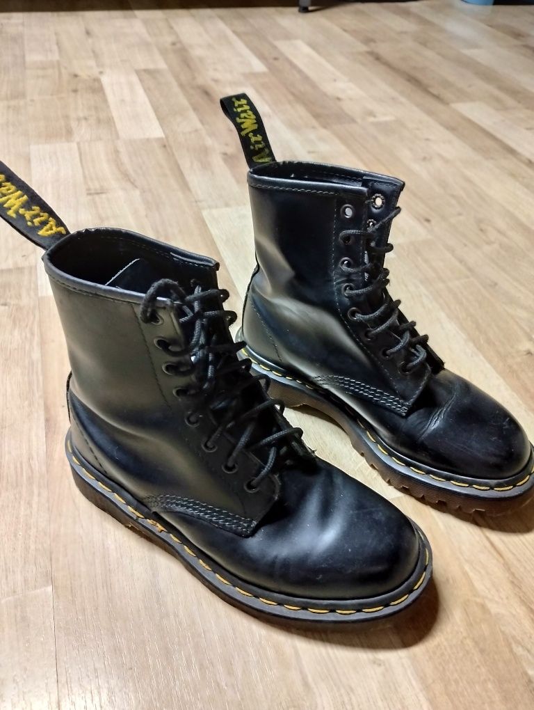 Botas pretas Dr Martens