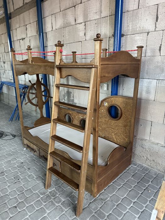 Ліжко дитяче із дуба