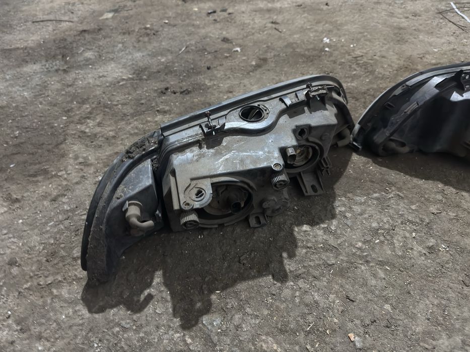 Продам фари е39 передні