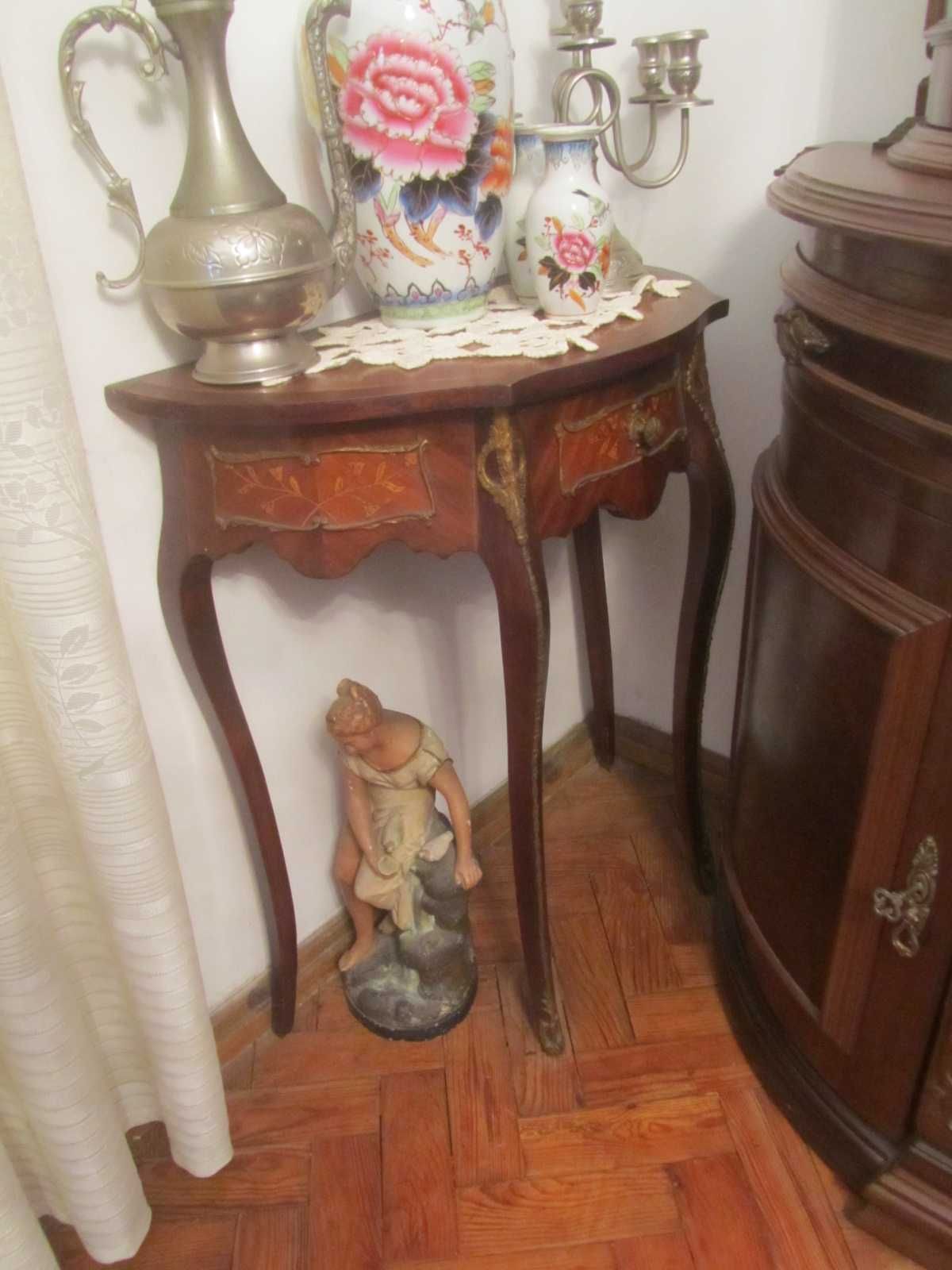 Louceiro de sala de jantar + mesa com 8 cadeiras + mesa luis xv