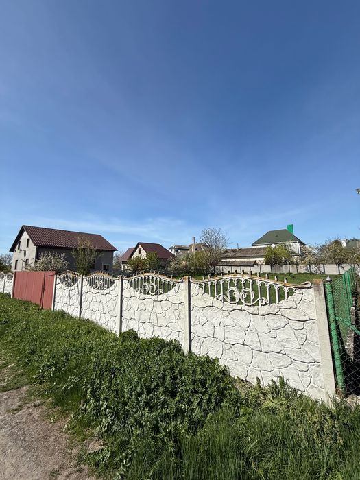 Земельна ділянка 7 соток, огороджена, є вода