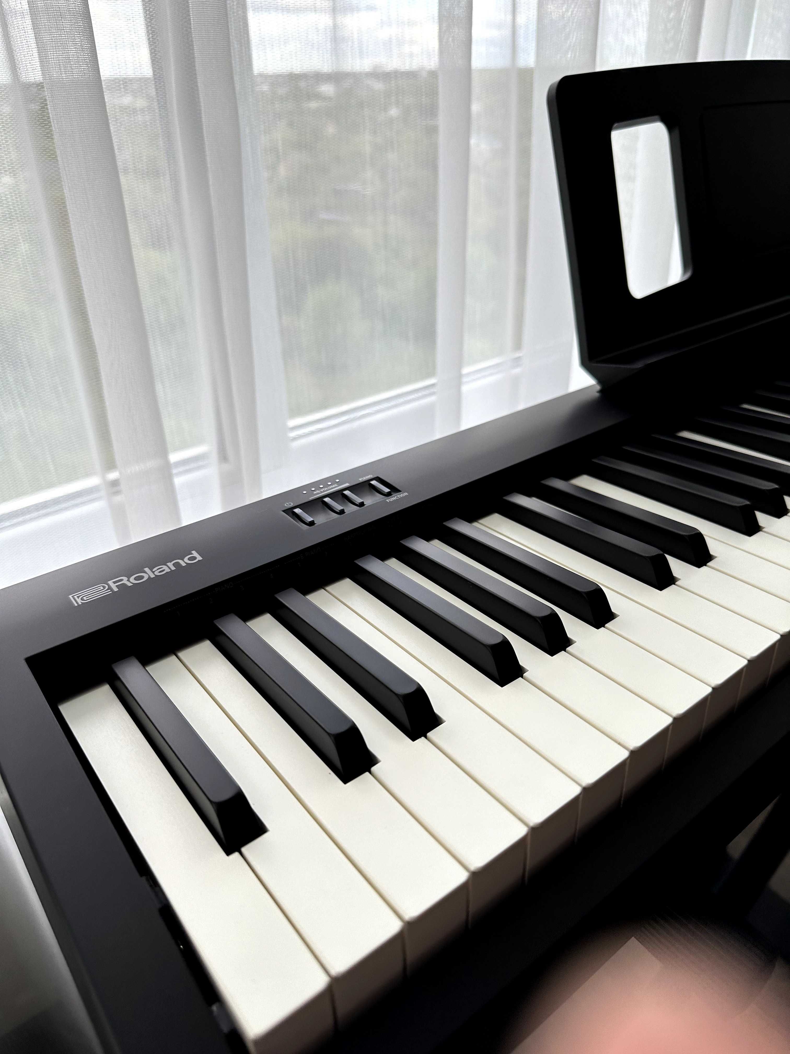 Цифрове фортепіано Roland FP-10 + педаль DP-10 та стійка