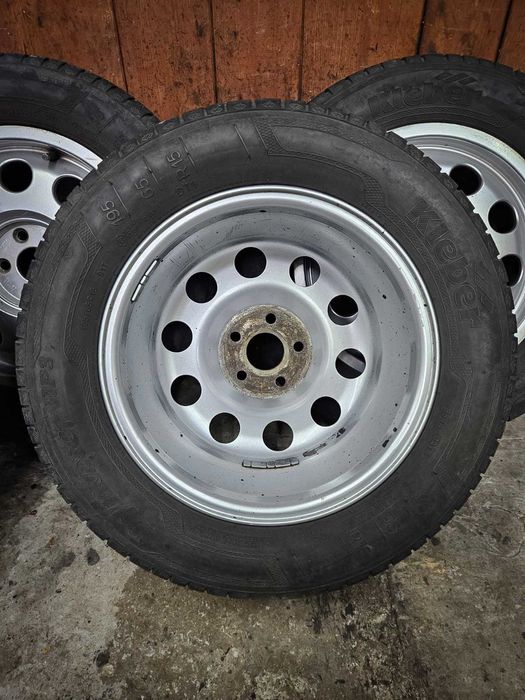 Komplet kół aluminiowych z oponami zimowymi Audi A3 8L 195/65 R15