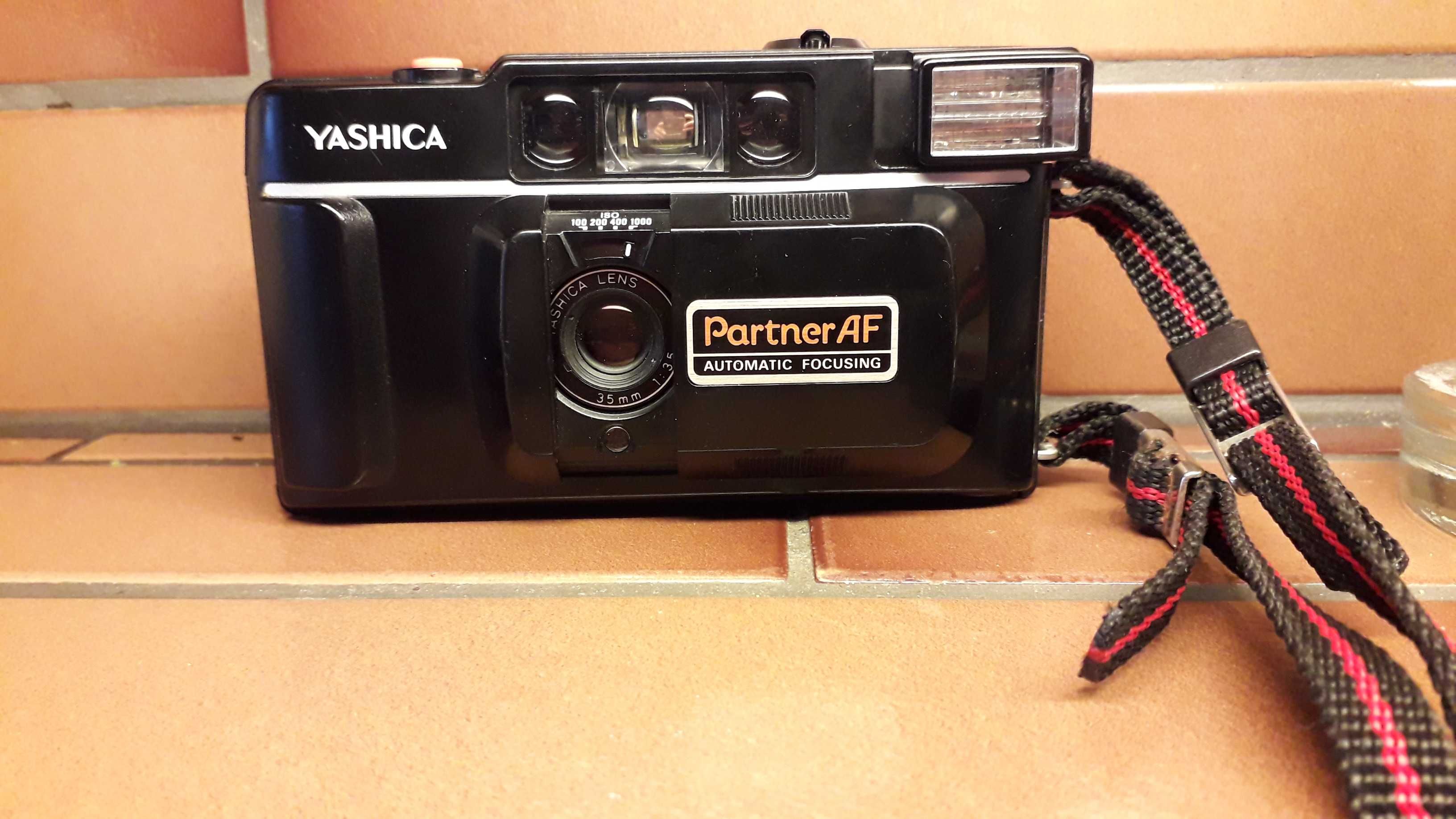 aparat fotograficzny Yashica Partner AF