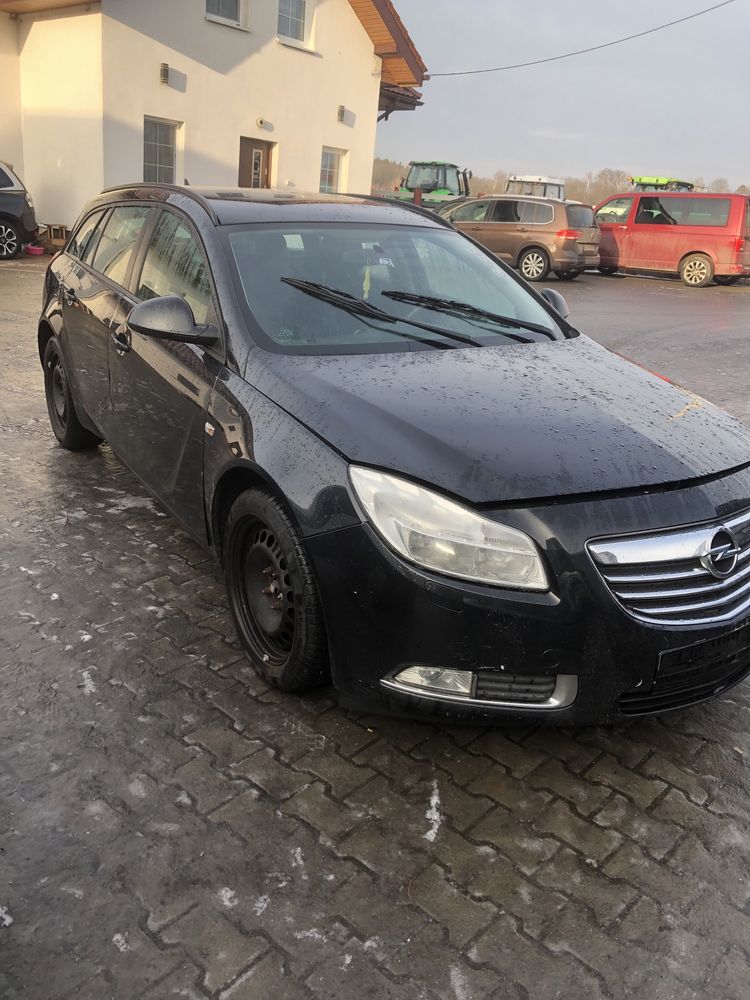 Opel insignia kombi uszkodzona