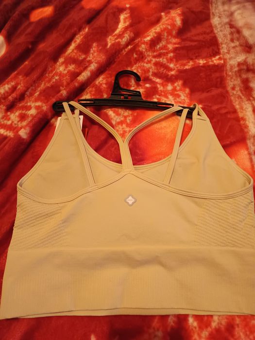 Топ для фітнесу та йоги