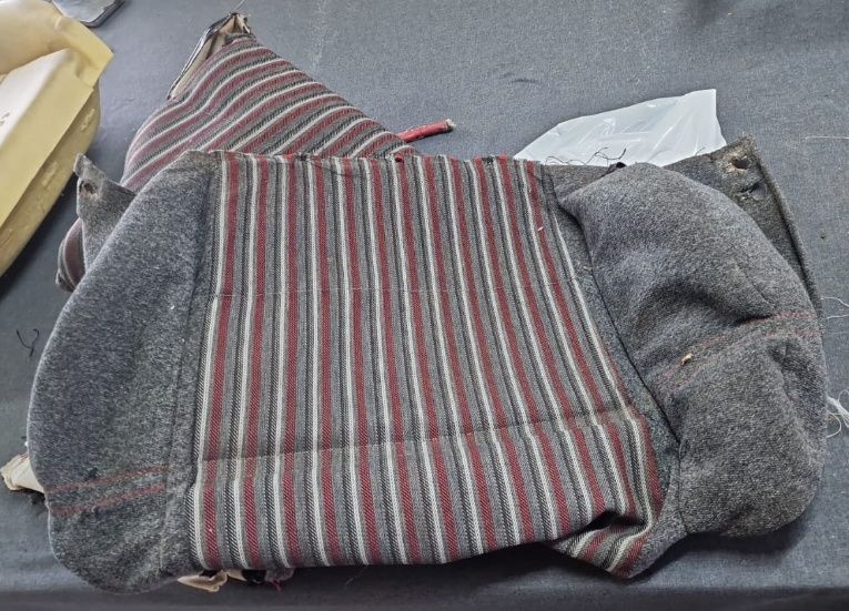 Várias capas / tecidos dos bancos Peugeot 205 XS