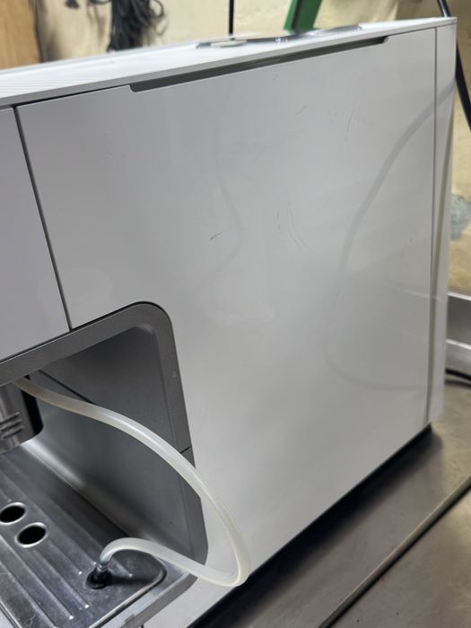 Кавомашина Miele CM6100