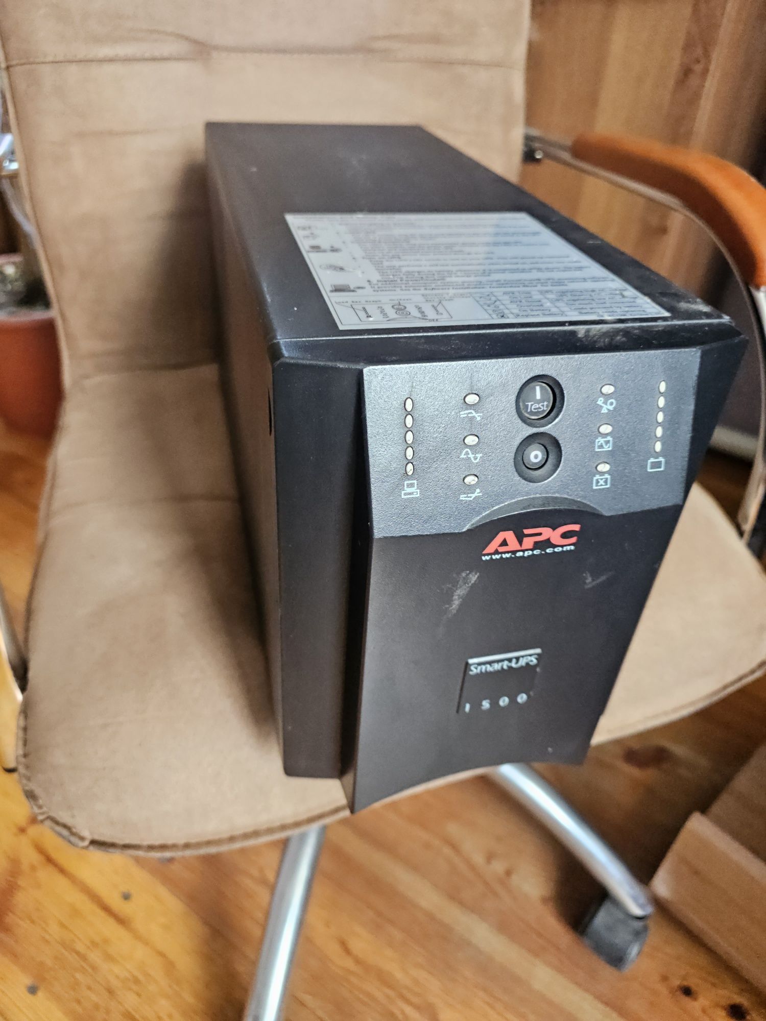 Безперебійник APC smart 1500