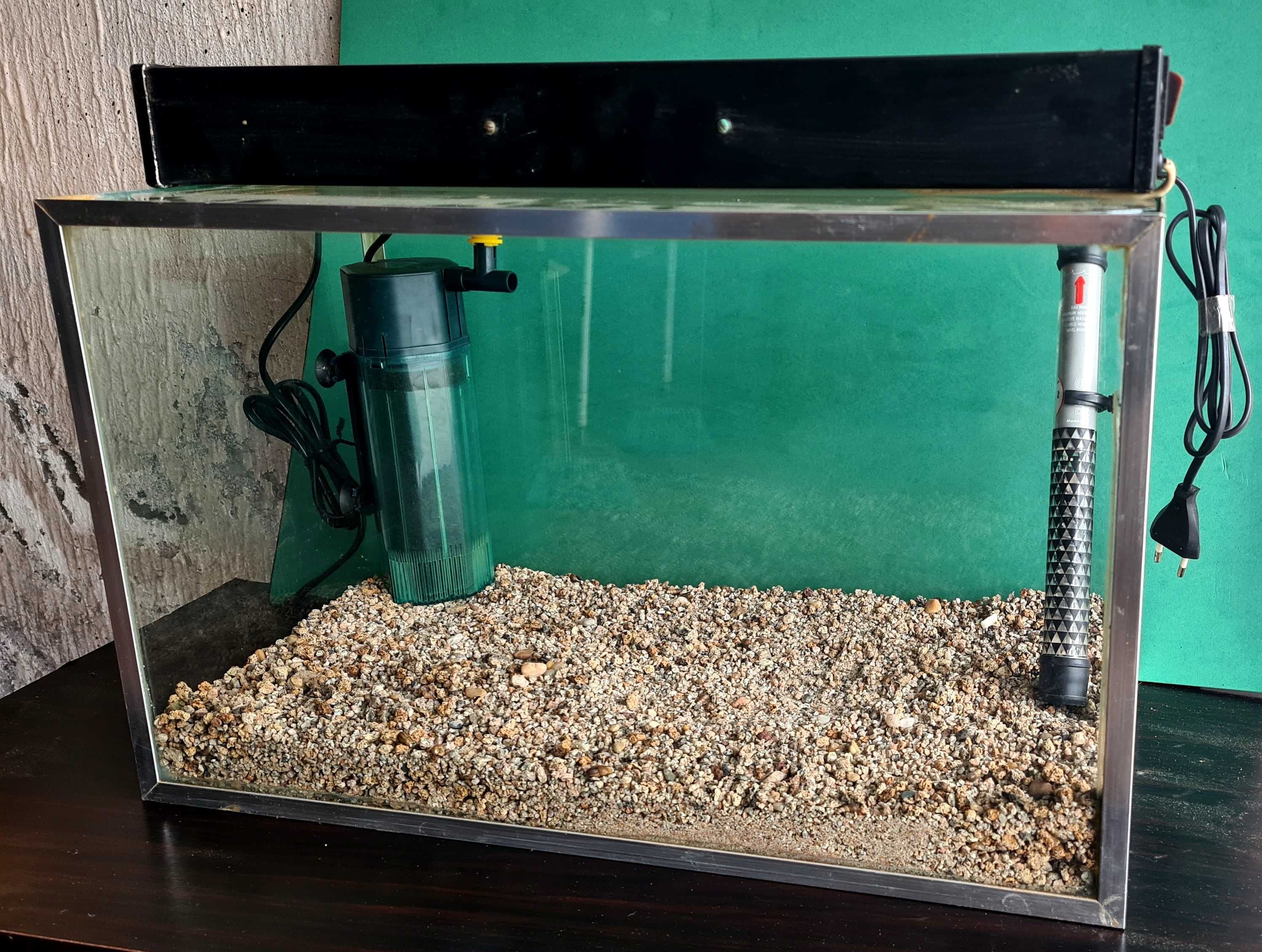 Aquário 40l com cantoneiras, completo