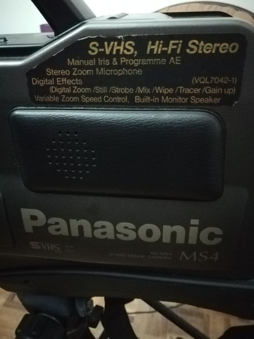 Vendocamera de filmar panasonic + tripe.nao tem bateria