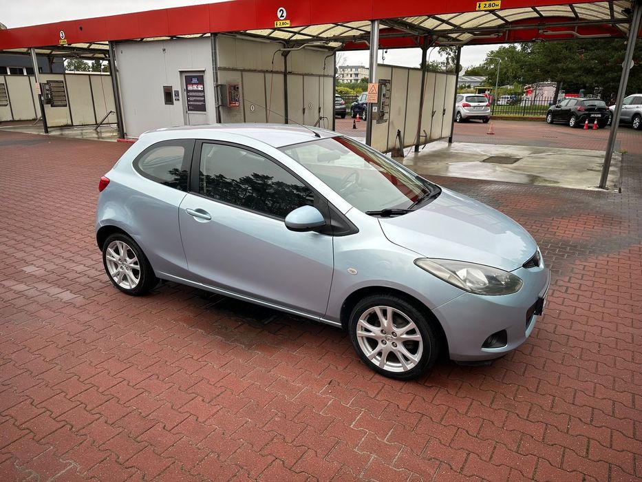 Mazda 2 Mały przebieg, benzyna ,klimatyzacja, nawigacja, kamera
