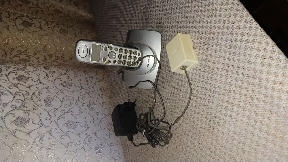 Радио- телефон Панасоник на батарейках
