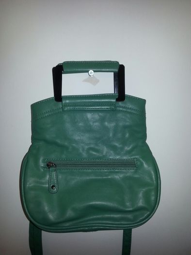 Mała torebka damska w kolorze zielonym