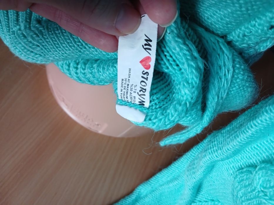 Свитер новий р.42-46