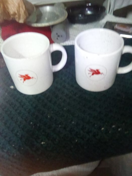 Duas canecas dos CTT vintage