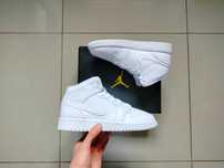 Air Jordan 1 Mid - Triple White