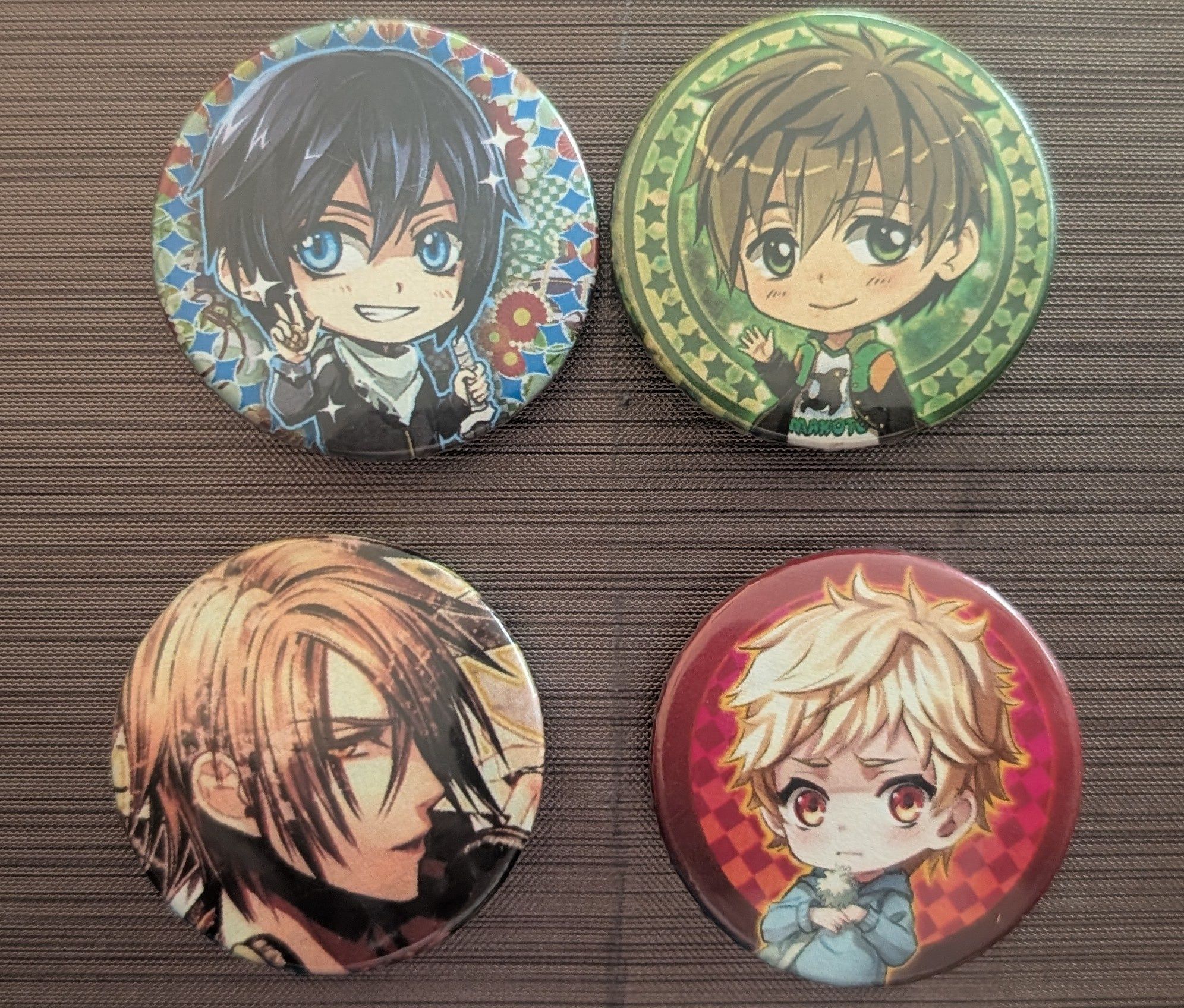 Anime manga przypinka przypinki Amnesia, Free!, Noragami 4 szt.