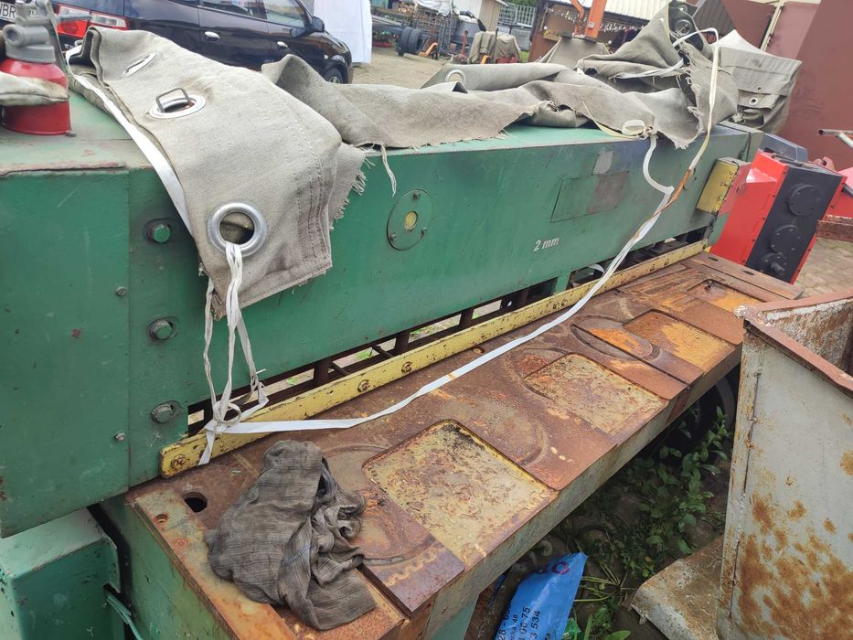 Gilotyna nożyce do blachy ST- 142  2 mm długosc ciecia 2 m,